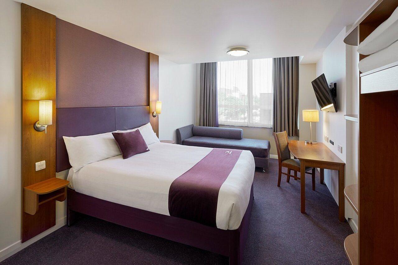 PREMIER INN CARDIFF CITY CENTRE, ⋆⋆⋆, UNITED KINGDOM